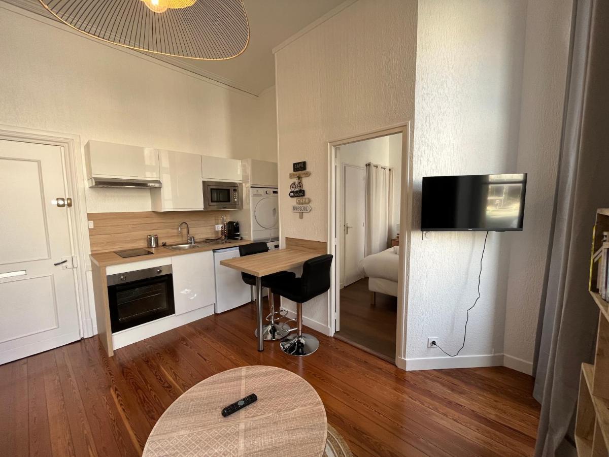 Paon, Coquet Appt Avec Parking A Caen Apartment Bagian luar foto